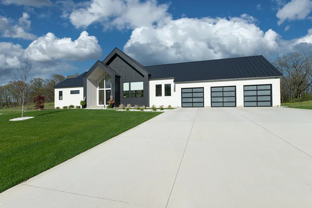 5044 Hickory Pointe Woods SE Ada, MI 49301