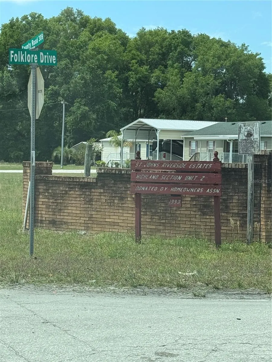 000 FOLKLORE DR Satsuma, FL 32189