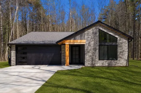 12745 Austrian Drive
