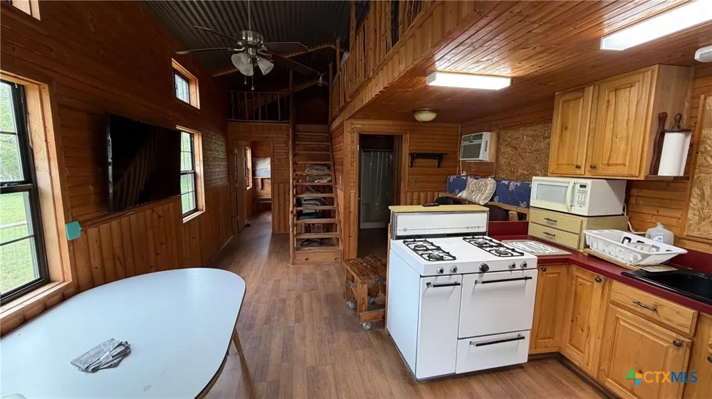 8550 CR 455 Lexington, TX 76577