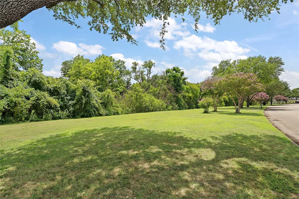 15912 Archwood Lane #1016 Dallas, TX 75248