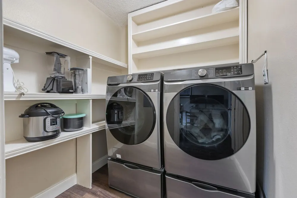 15912 Archwood Lane #1016 Dallas, TX 75248