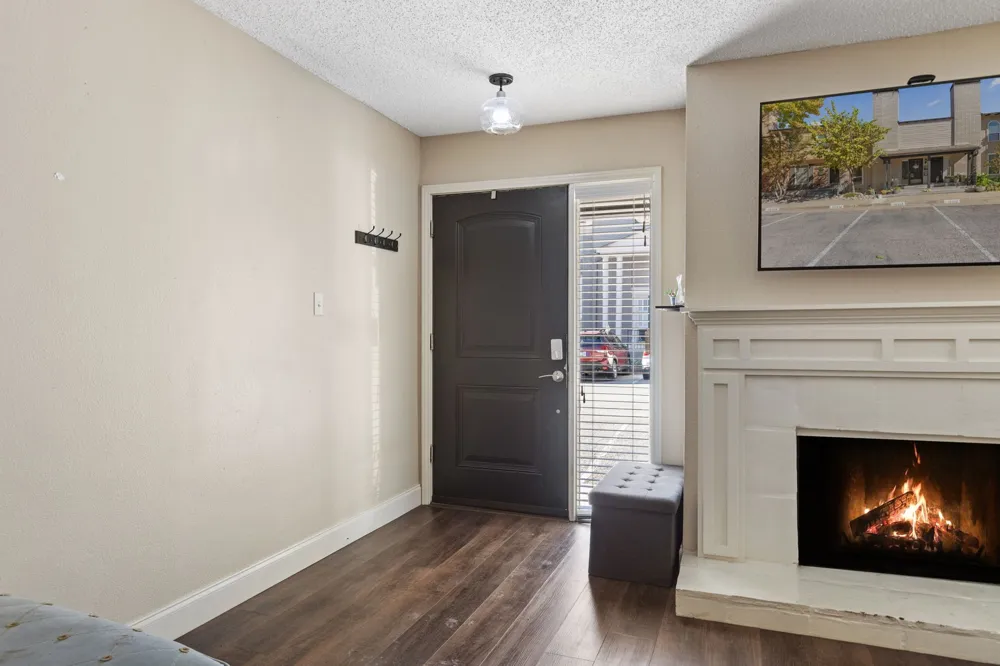15912 Archwood Lane #1016 Dallas, TX 75248
