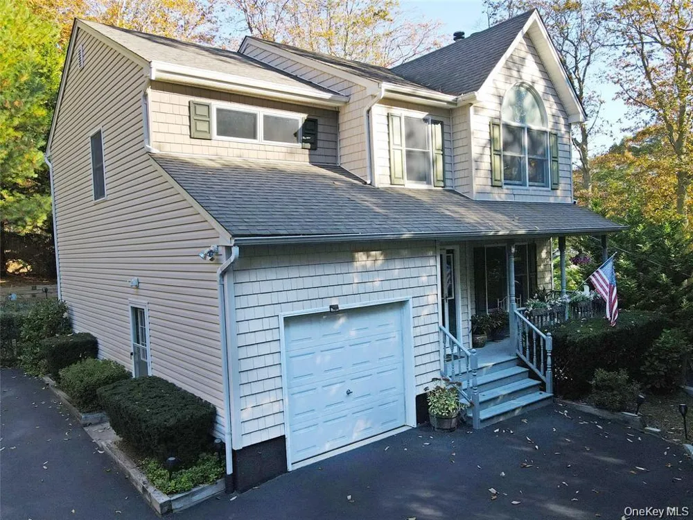 64 Glen Road Baiting Hollow, NY 11933