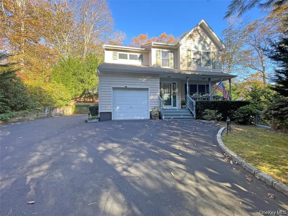 64 Glen Road Baiting Hollow, NY 11933