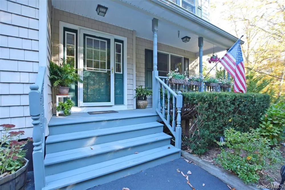 64 Glen Road Baiting Hollow, NY 11933