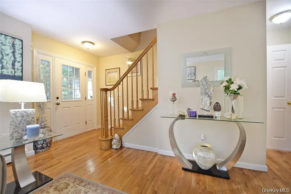 64 Glen Road Baiting Hollow, NY 11933