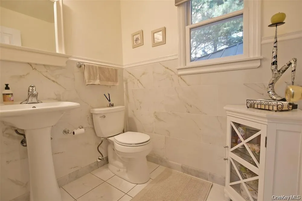 64 Glen Road Baiting Hollow, NY 11933