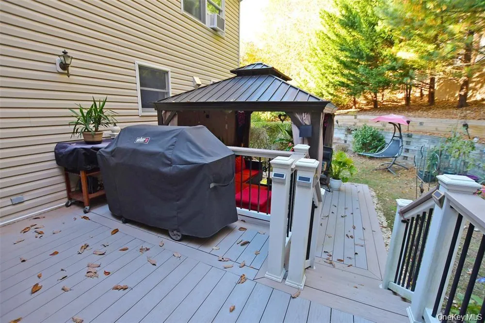 64 Glen Road Baiting Hollow, NY 11933