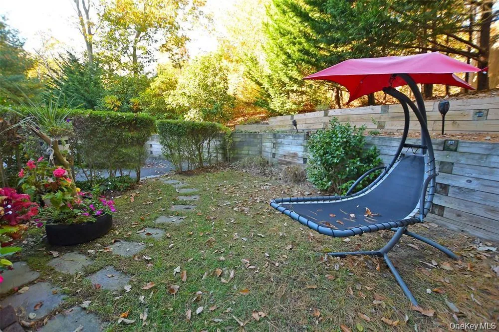 64 Glen Road Baiting Hollow, NY 11933