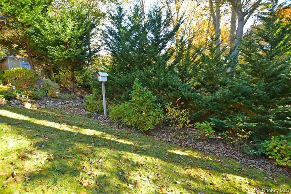 64 Glen Road Baiting Hollow, NY 11933