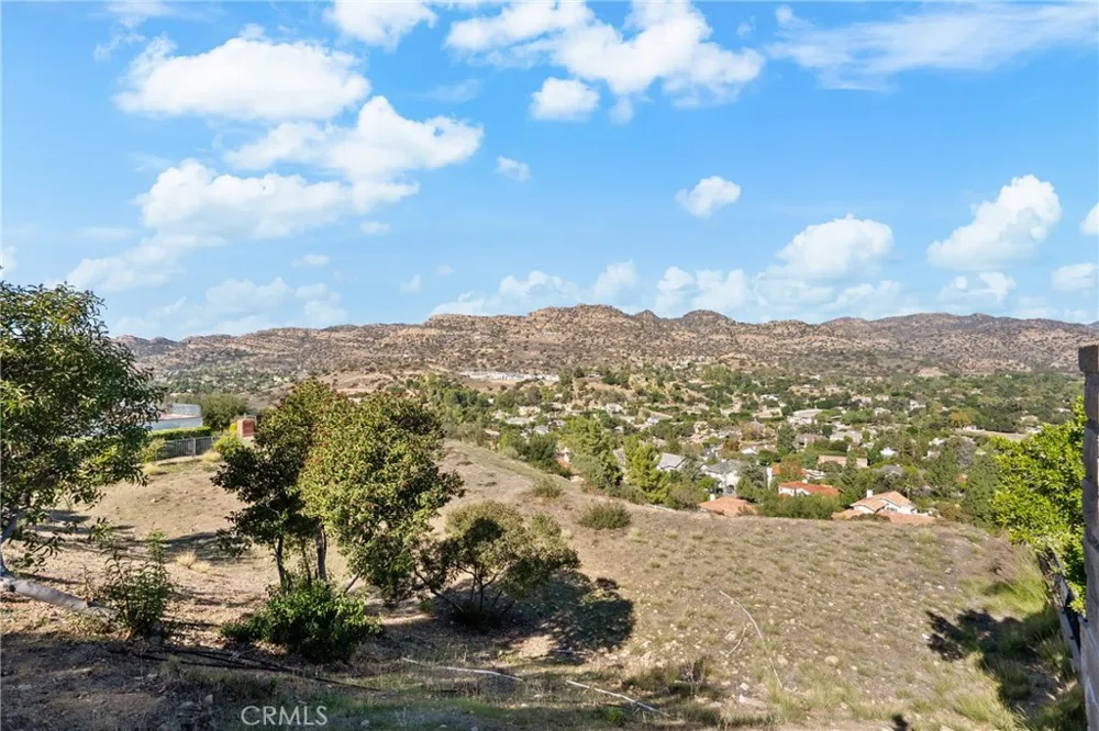 22451 S Summit Ridge Circle Chatsworth, CA 91311