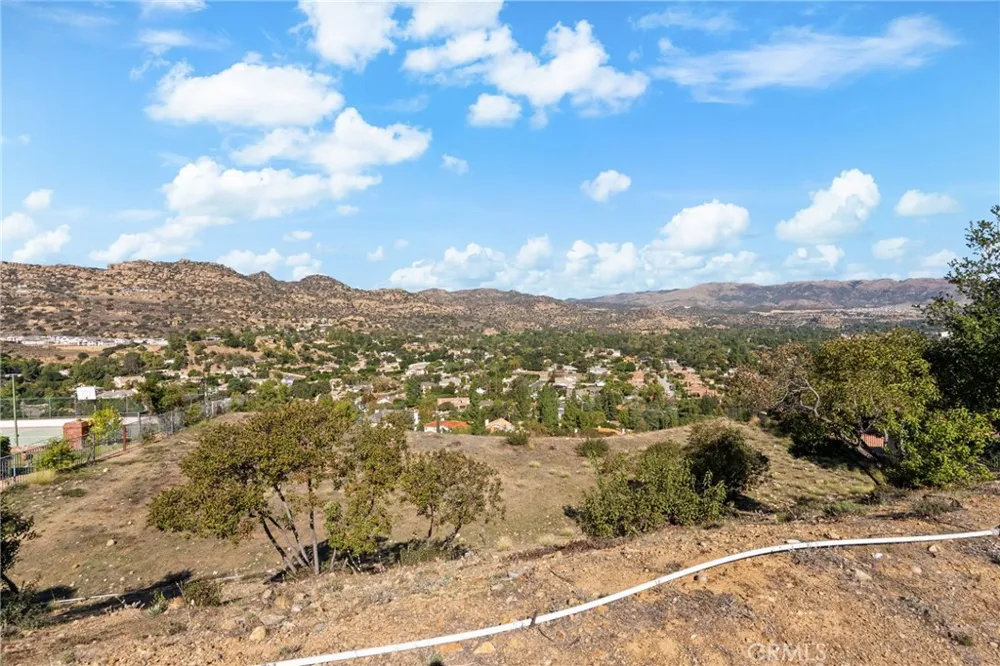 22451 S Summit Ridge Circle Chatsworth, CA 91311