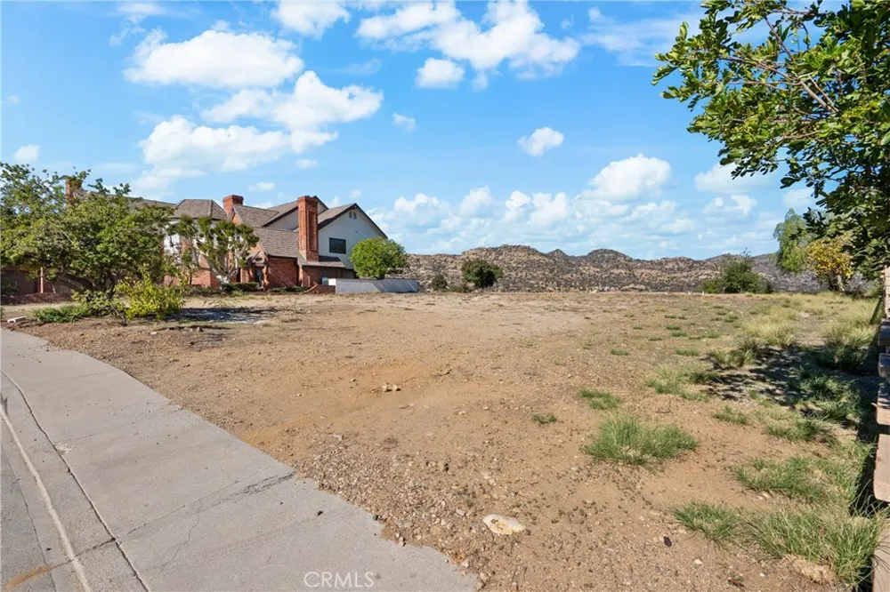 22451 S Summit Ridge Circle Chatsworth, CA 91311