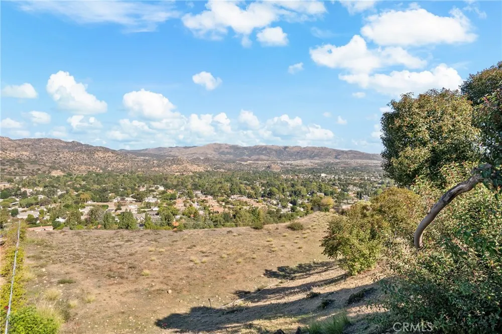 22451 S Summit Ridge Circle Chatsworth, CA 91311