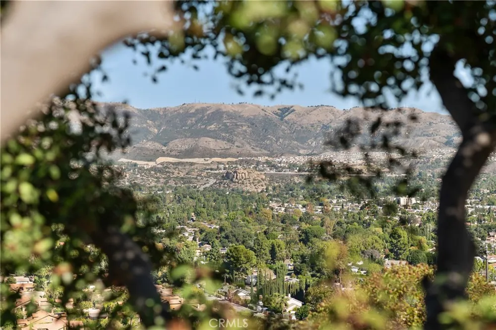 22451 S Summit Ridge Circle Chatsworth, CA 91311