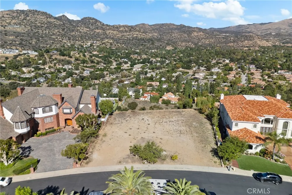 22451 S Summit Ridge Circle Chatsworth, CA 91311