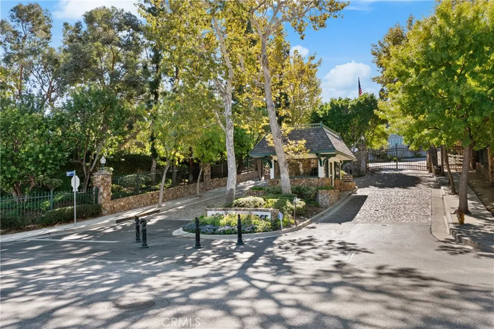 22451 S Summit Ridge Circle Chatsworth, CA 91311