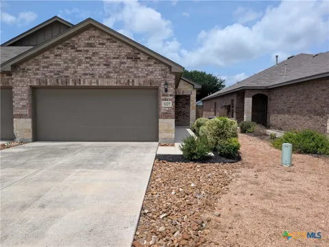 1227 Old FM 306