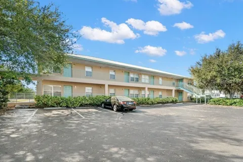 5816 CONGRESS STREET #203