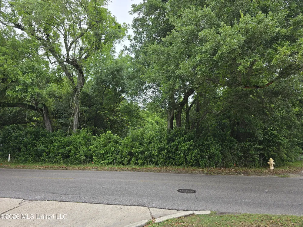 2015 W 2nd Street Long Beach, MS 39560