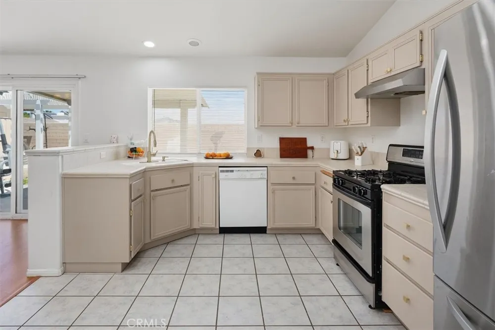 4141 De Anza Palmdale, CA 93551