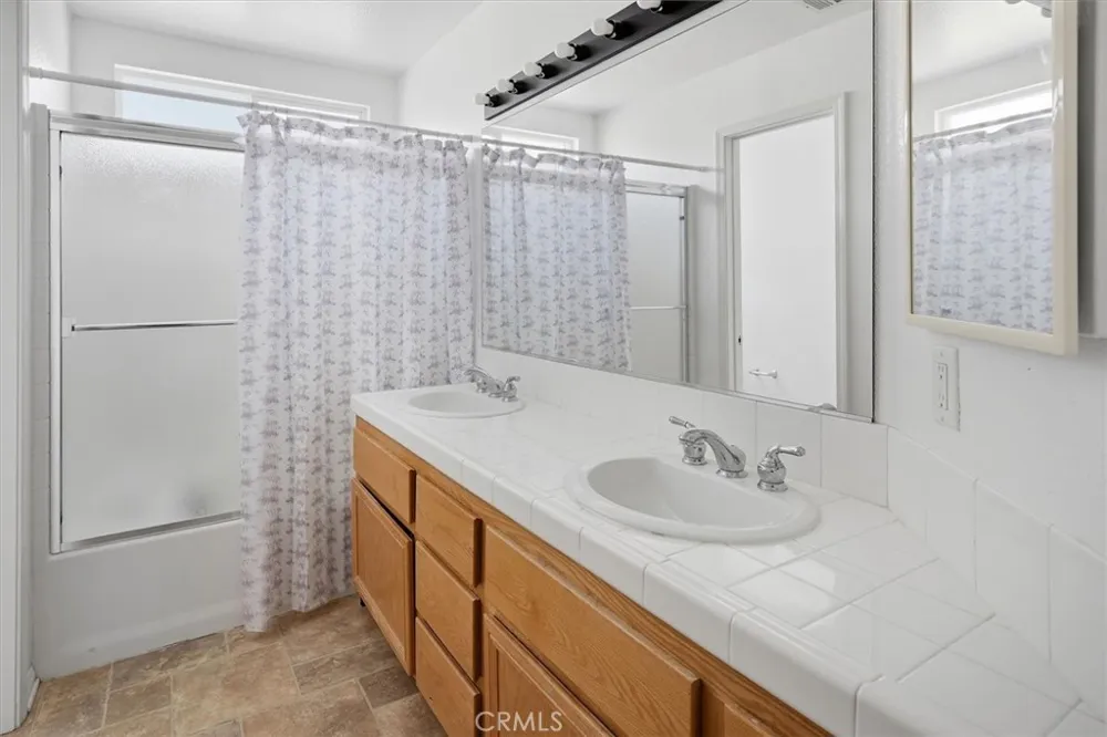4141 De Anza Palmdale, CA 93551