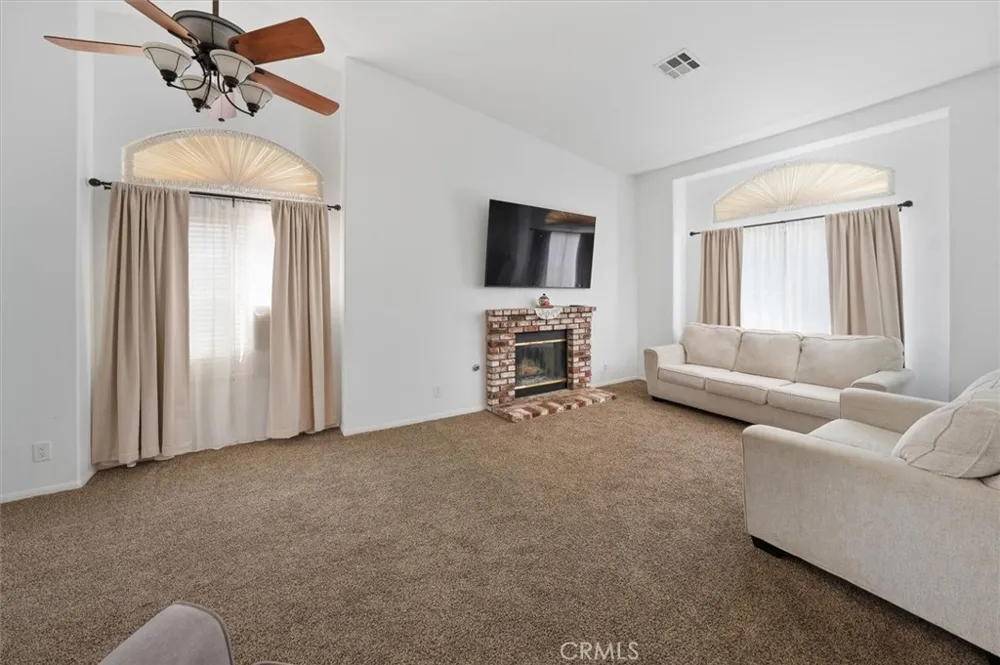 4141 De Anza Palmdale, CA 93551