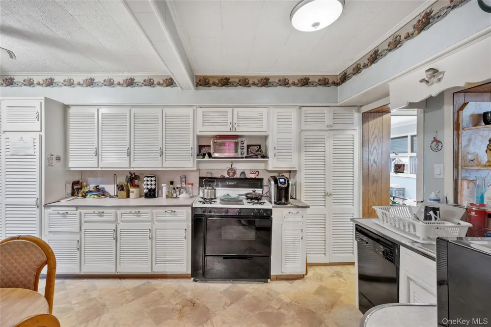 184 Roosevelt Boulevard Hauppauge, NY 11788