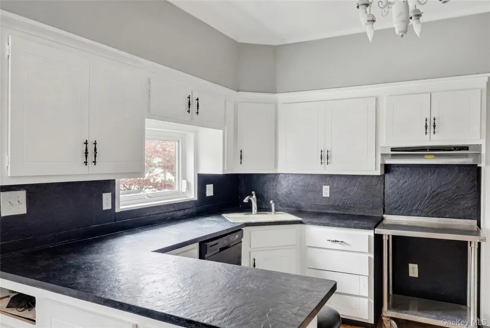 184 Roosevelt Boulevard Hauppauge, NY 11788