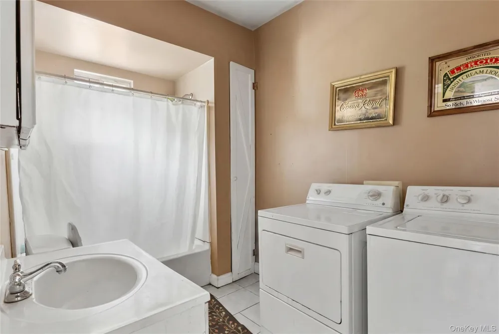 184 Roosevelt Boulevard Hauppauge, NY 11788
