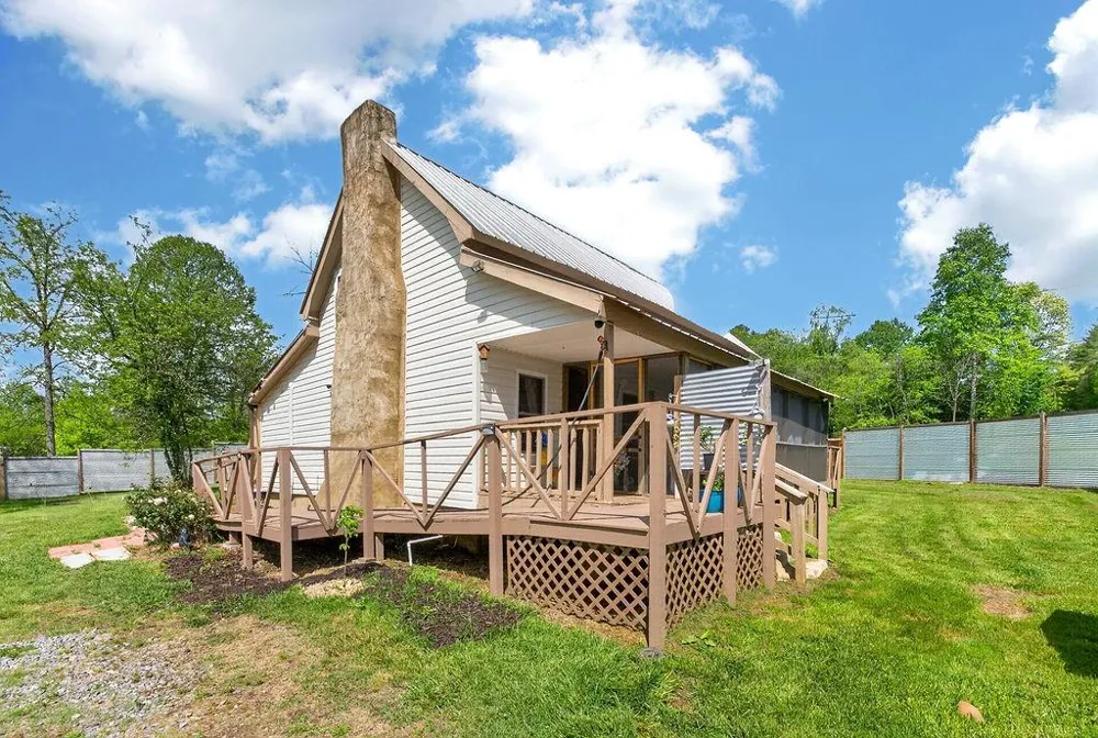 2731 Tate Road Blairsville, GA 30512