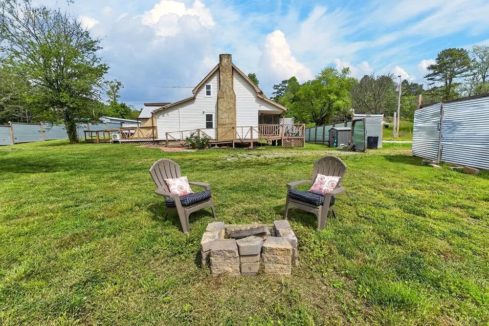 2731 Tate Road Blairsville, GA 30512