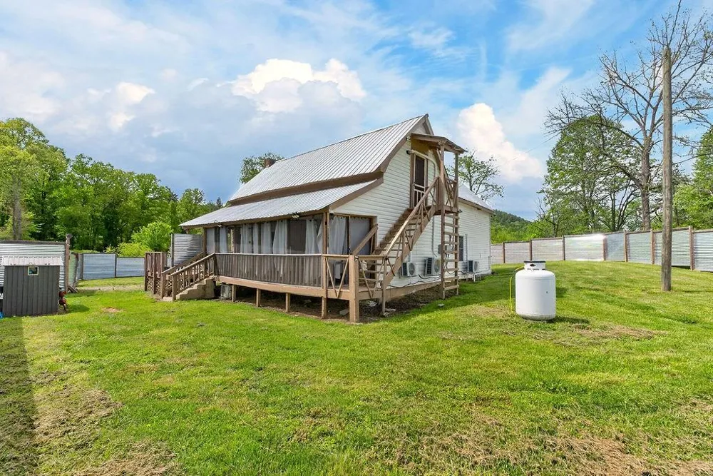 2731 Tate Road Blairsville, GA 30512