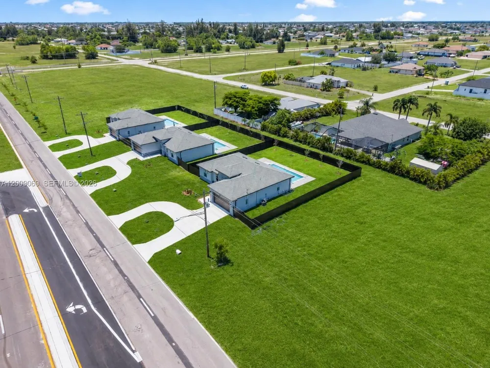 103 Diplomat Pkwy E Cape Coral, FL 33909