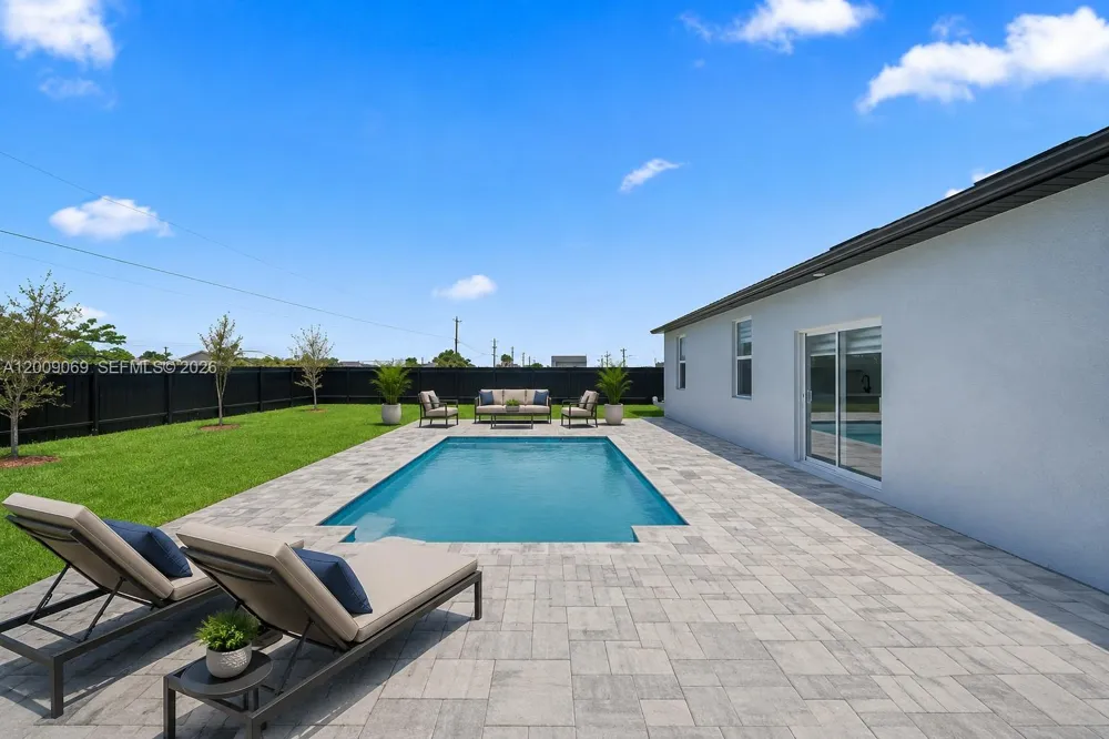 103 Diplomat Pkwy E Cape Coral, FL 33909