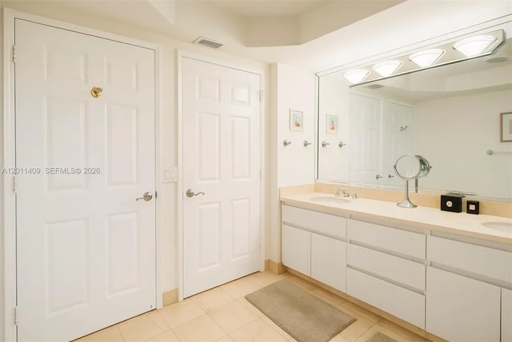 16711 Collins Ave #2301 Sunny Isles Beach, FL 33160