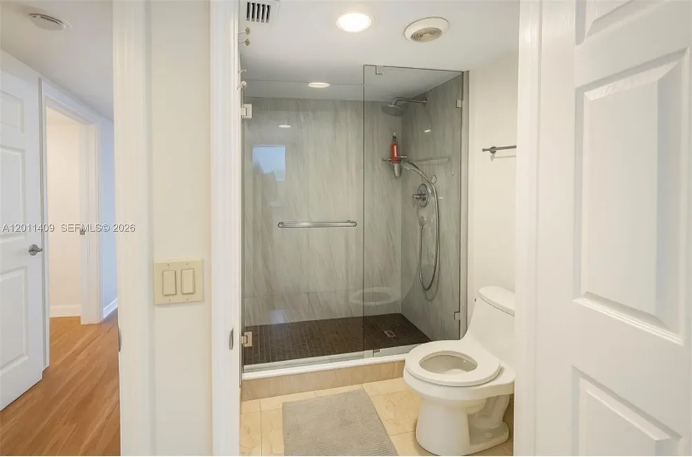 16711 Collins Ave #2301 Sunny Isles Beach, FL 33160