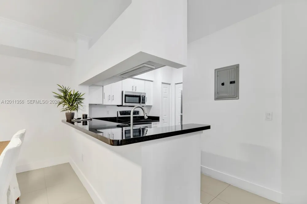17100 Bay Rd #1610 Sunny Isles Beach, FL 33160