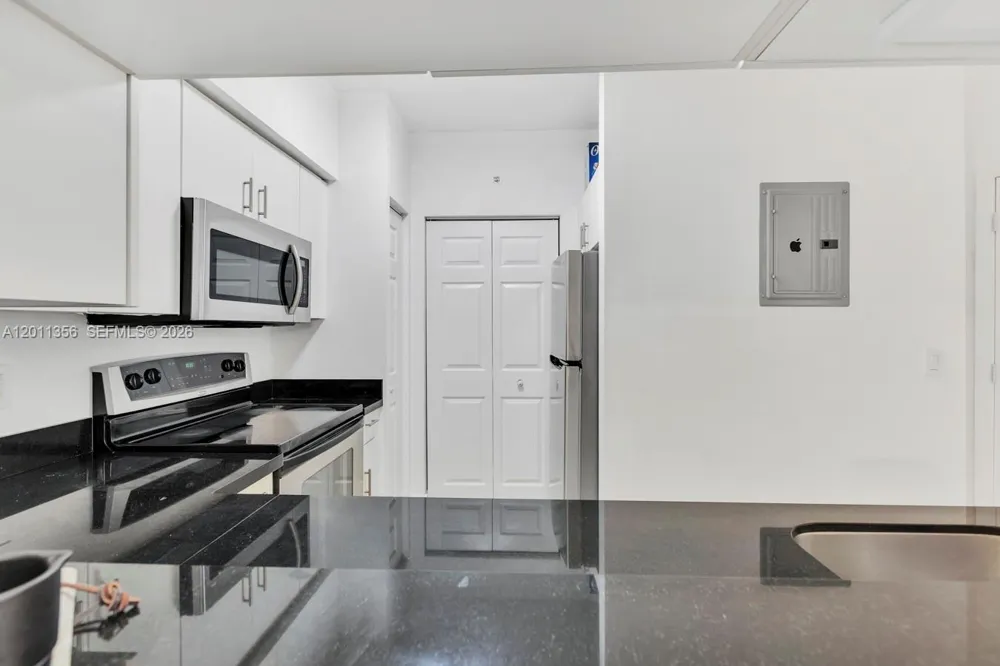 17100 Bay Rd #1610 Sunny Isles Beach, FL 33160