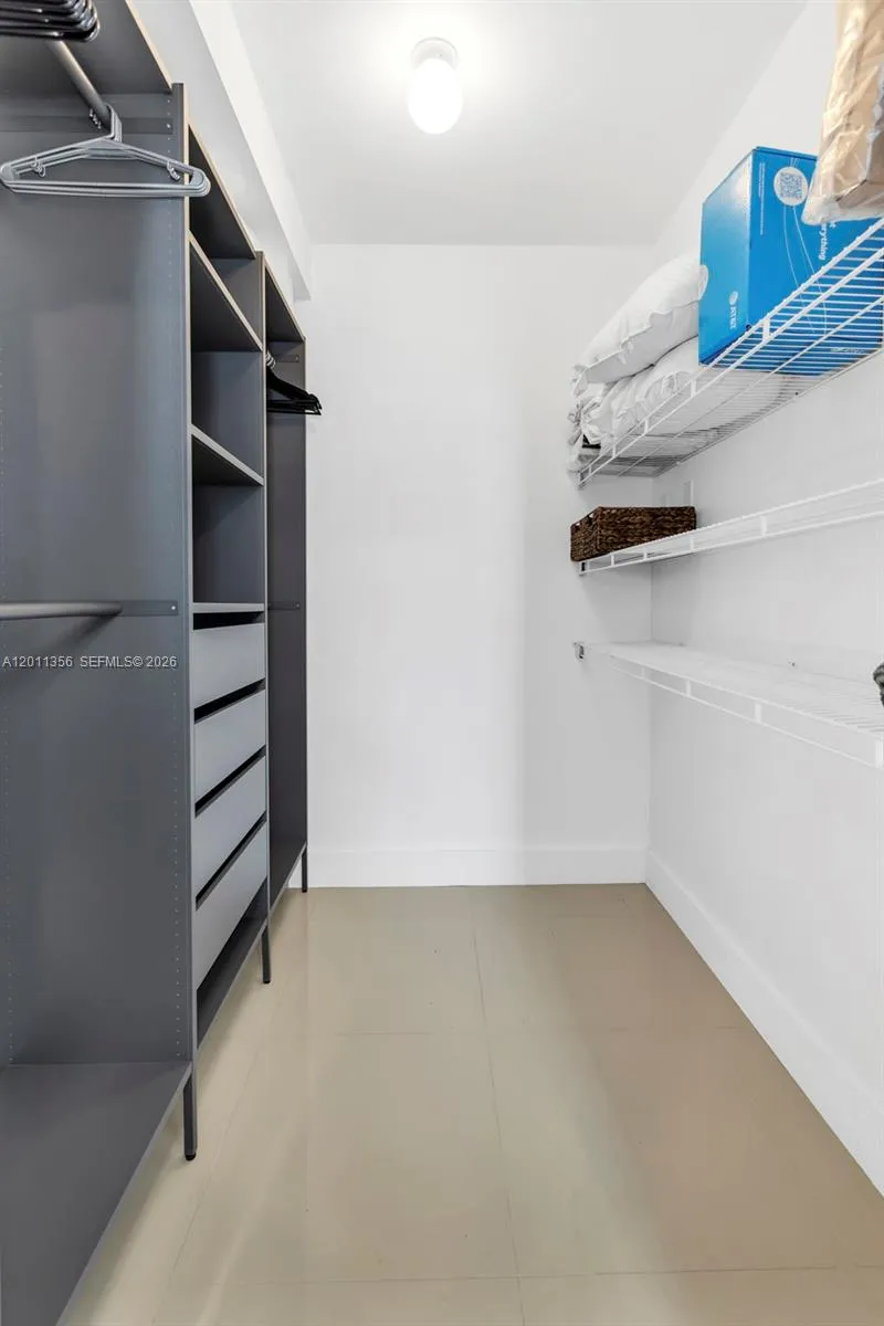 17100 Bay Rd #1610 Sunny Isles Beach, FL 33160