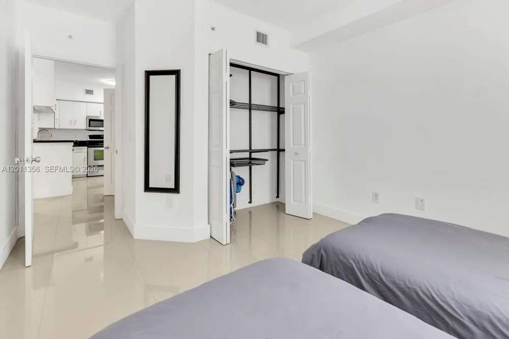 17100 Bay Rd #1610 Sunny Isles Beach, FL 33160