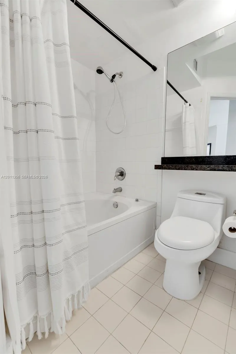 17100 Bay Rd #1610 Sunny Isles Beach, FL 33160