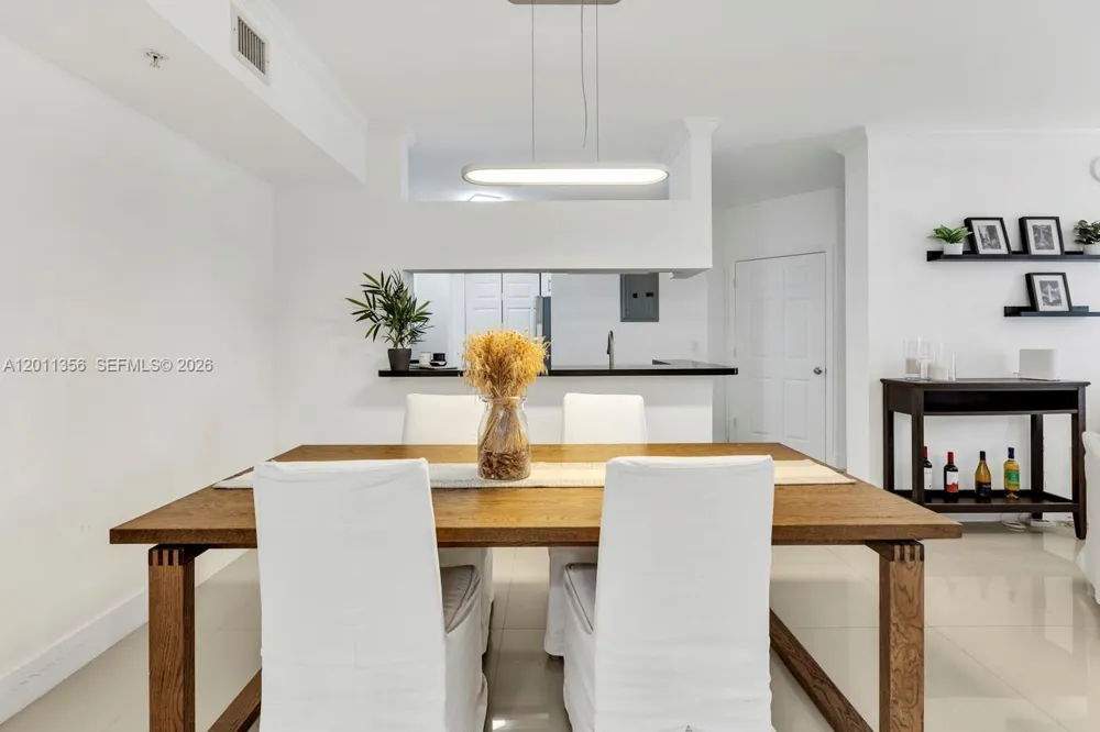 17100 Bay Rd #1610 Sunny Isles Beach, FL 33160
