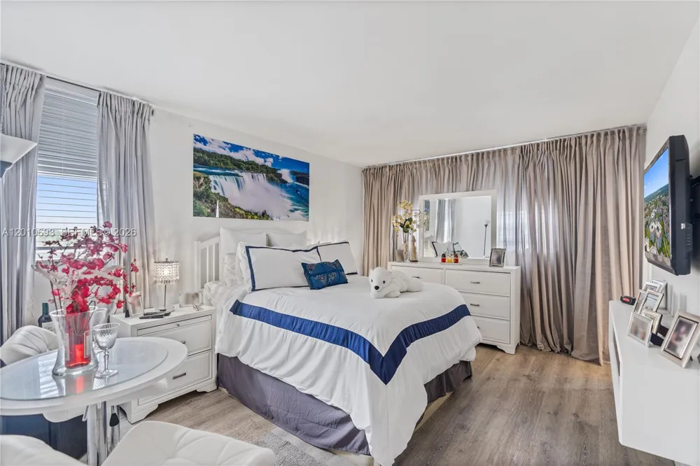 2850 Somerset Dr #410L Lauderdale Lakes, FL 33311