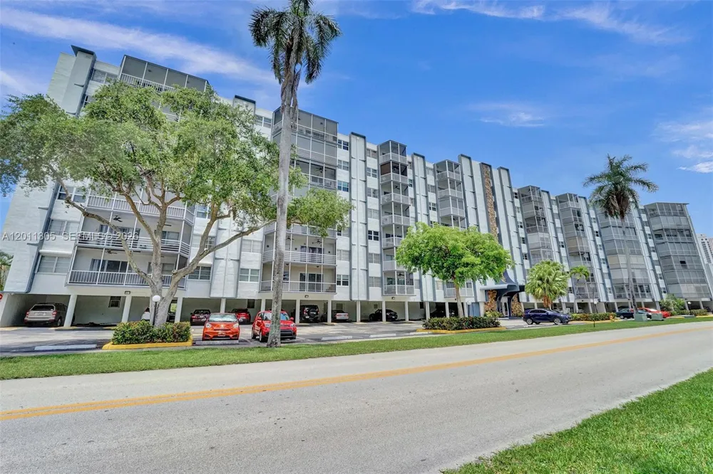 300 Diplomat Pkwy #204 Hallandale Beach, FL 33009