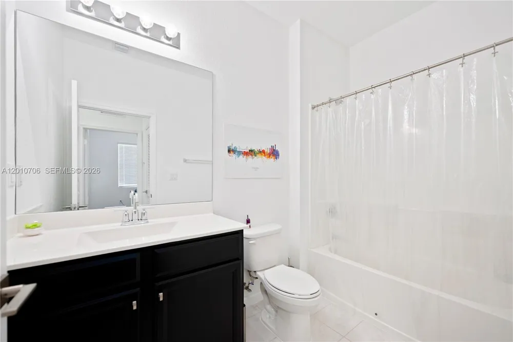 1106 NW 40th Ter Lauderhill, FL 33313