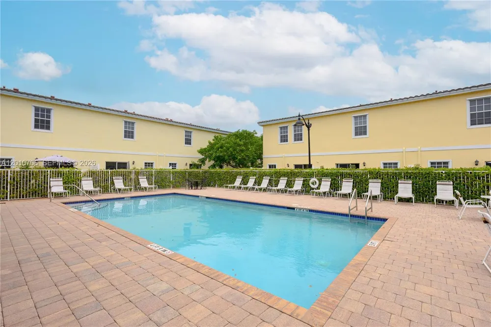 1106 NW 40th Ter Lauderhill, FL 33313
