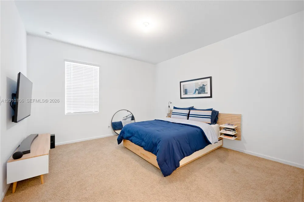 1106 NW 40th Ter Lauderhill, FL 33313