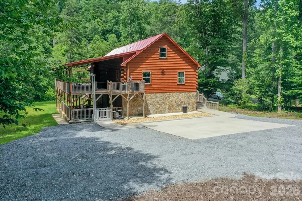 371 Redbird Drive Lake Lure, NC 28746